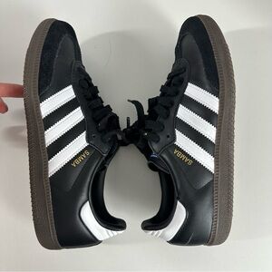 Adidas samba black and white size 7 men’s 8.5 women’s